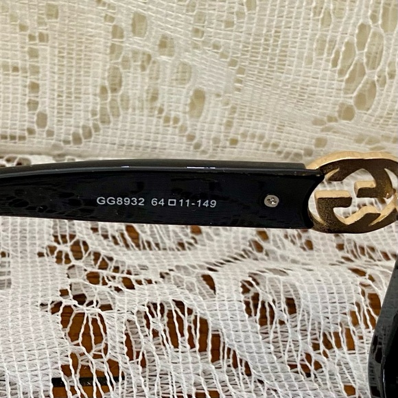 Gucci, Italy, Oversized Black Sunglasses with Original Box and Soft Case - Picture 8 of 11